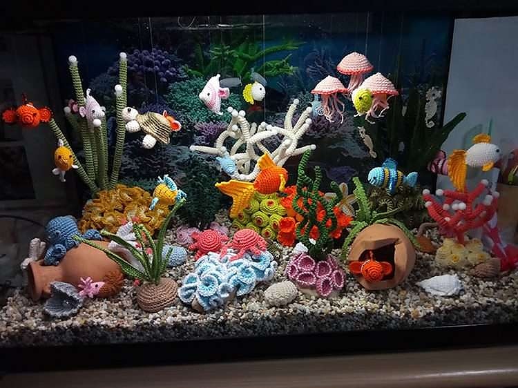 Италиански плетен фантастичен аквариум от цветна прежда