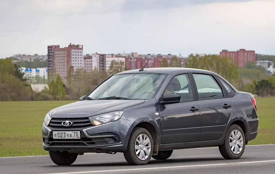 Руският АвтоВАЗ възобнови производството на Лада