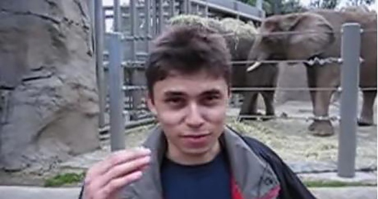 Любопитно за първия качен видеоклип в Ютуб “Аз в зоопарка”