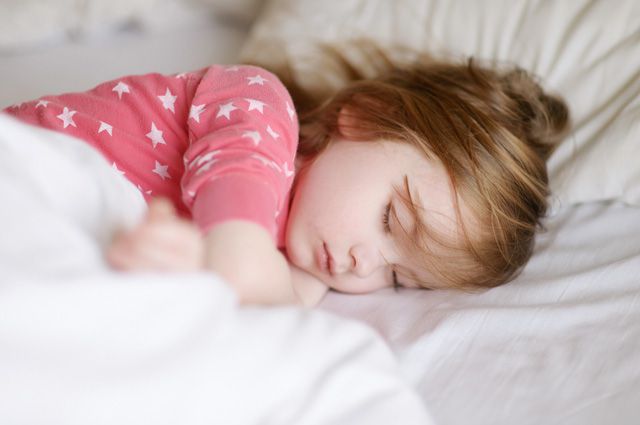Полезен ли е следобедния сън за детето
