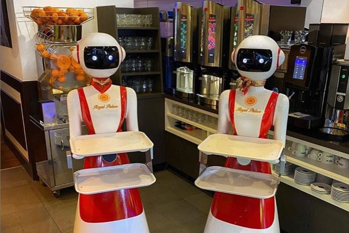 Сервитьори роботи в Холандия