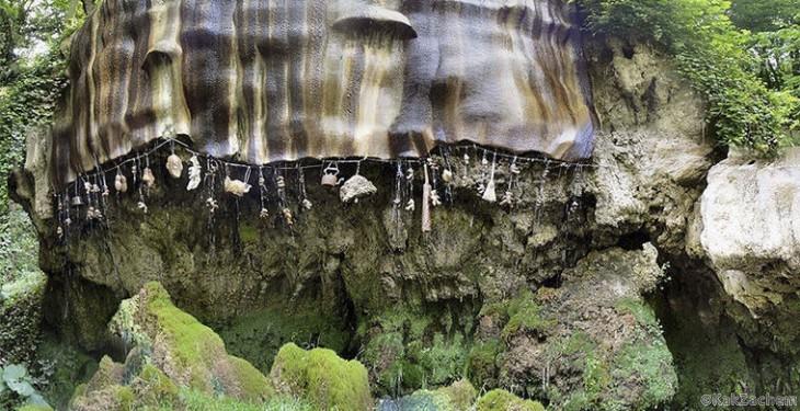 Вкаменяващ водопад, Великобритания