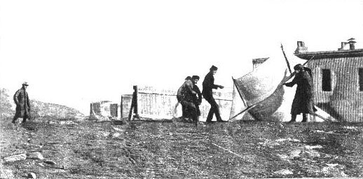 Гулиелмо Маркони монтира радиоантена, 1901 година