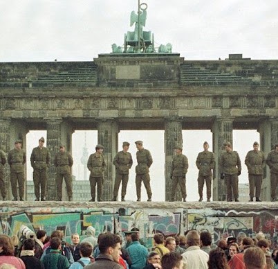 Берлинската стена е издигната на 13 август 1961 г.